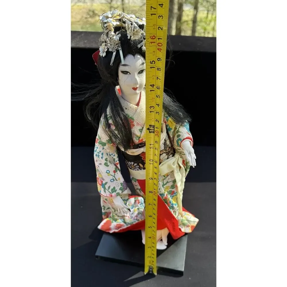Japanese Geisha Silk Gold Kimono 17.5